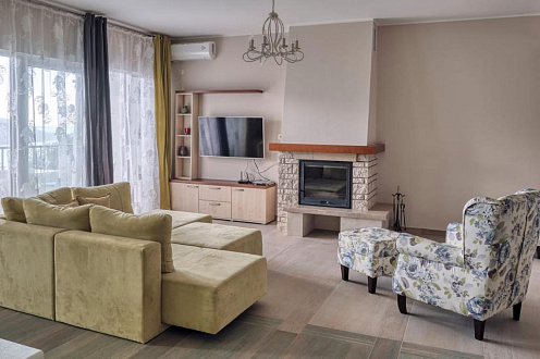 Geräumige Maisonette von 135 m2 mit Meerblick